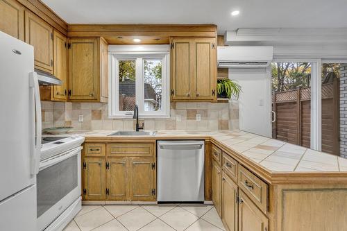 Cuisine - 736 Rue De Sabrevois, Québec (Sainte-Foy/Sillery/Cap-Rouge), QC - Indoor Photo Showing Kitchen
