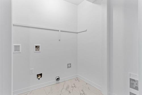 Bathroom - 133A Rue Des Marronniers, Salaberry-De-Valleyfield, QC - Indoor