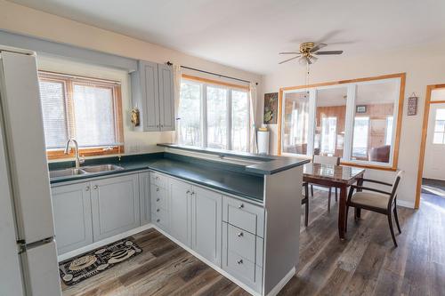 Cuisine - 54 Ch. Isok, Waltham, QC - Indoor Photo Showing Kitchen With Double Sink