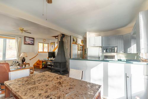 Vue d'ensemble - 54 Ch. Isok, Waltham, QC - Indoor Photo Showing Kitchen With Upgraded Kitchen
