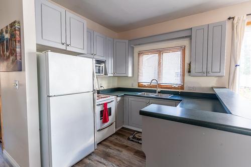 Cuisine - 54 Ch. Isok, Waltham, QC - Indoor Photo Showing Kitchen With Double Sink