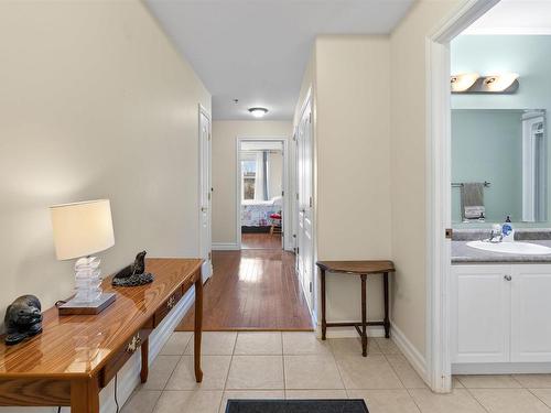 211 52 Whitehall Crescent, Dartmouth, NS 