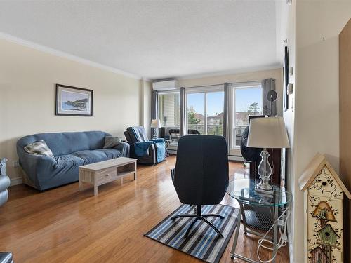 211 52 Whitehall Crescent, Dartmouth, NS 