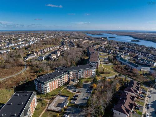 211 52 Whitehall Crescent, Dartmouth, NS 