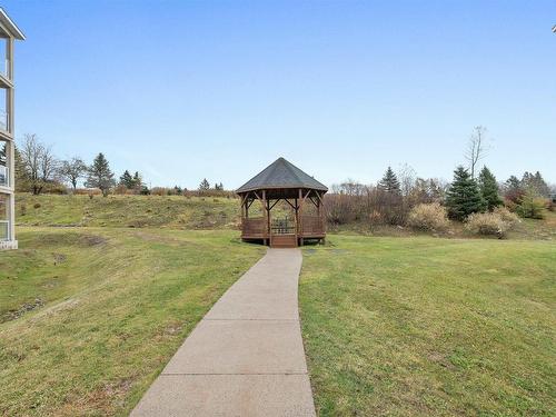 211 52 Whitehall Crescent, Dartmouth, NS 