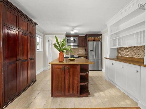 27 Dartmoor Crescent, Bedford, NS 