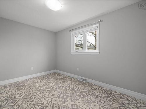 27 Dartmoor Crescent, Bedford, NS 