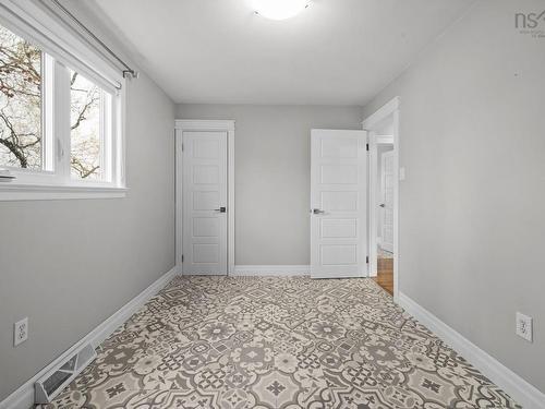 27 Dartmoor Crescent, Bedford, NS 