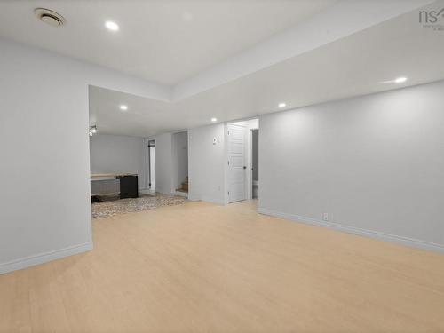 27 Dartmoor Crescent, Bedford, NS 