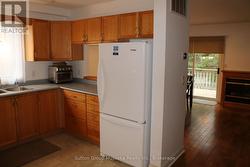 oak cupboards in the kitchen - 