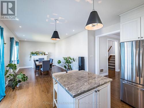 543 Wansbrough Way, Shelburne, ON - Indoor Photo Showing Kitchen