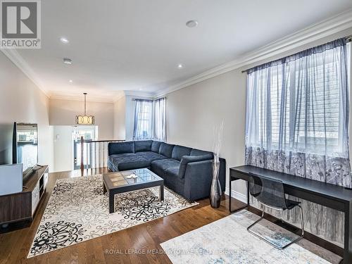 Open concept living room with hardwood floors - 543 Wansbrough Way, Shelburne, ON - Indoor Photo Showing Living Room