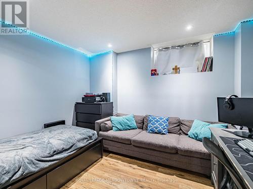 543 Wansbrough Way, Shelburne, ON - Indoor Photo Showing Bedroom