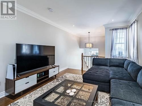 543 Wansbrough Way, Shelburne, ON - Indoor Photo Showing Living Room