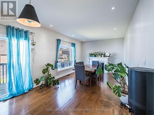 543 Wansbrough Way, Shelburne, ON - Indoor Photo Showing Dining Room
