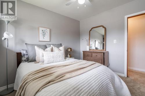 7 Kenwood Crescent, Hamilton, ON - Indoor Photo Showing Bedroom