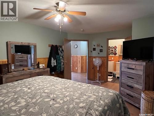 9Km West Of Makwa, Loon Lake Rm No. 561, SK - Indoor Photo Showing Bedroom