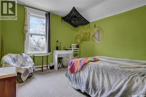 1127 2Nd Avenue Nw, Moose Jaw, SK - Indoor Photo Showing Bedroom