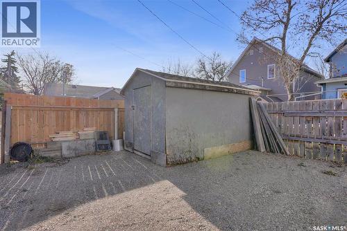 1127 2Nd Avenue Nw, Moose Jaw, SK - Outdoor