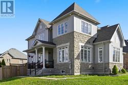 27 BARCHARD STREET  Clarington (Newcastle), ON L1B 0K8