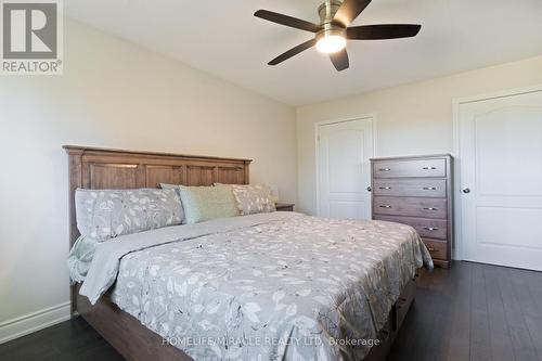 7568 Middleshire Drive, Mississauga, ON - Indoor Photo Showing Bedroom