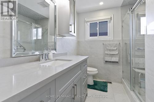 7568 Middleshire Drive, Mississauga, ON - Indoor Photo Showing Bathroom