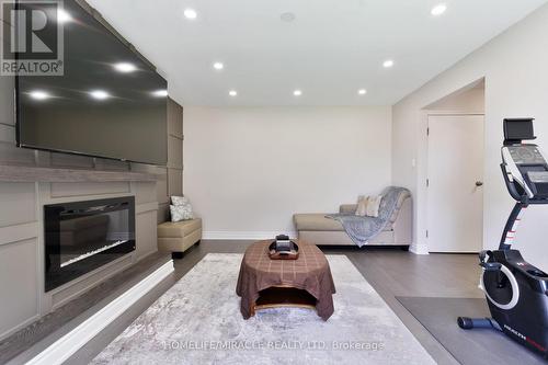 7568 Middleshire Drive, Mississauga, ON - Indoor