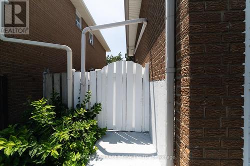 7568 Middleshire Drive, Mississauga, ON - Outdoor With Exterior