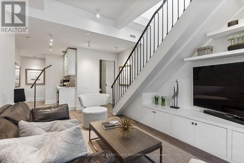 133 Pears Avenue, Toronto, ON - Indoor Photo Showing Living Room