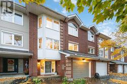 7 WEYBRIDGE DRIVE S  Ottawa, ON K2J 4A1