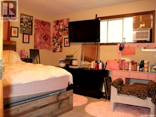 227-229 Wakabayashi Way, Saskatoon, SK - Indoor Photo Showing Bedroom