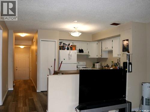 227-229 Wakabayashi Way, Saskatoon, SK - Indoor Photo Showing Kitchen