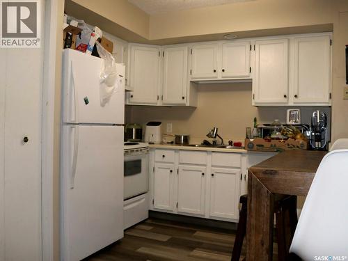 227-229 Wakabayashi Way, Saskatoon, SK - Indoor Photo Showing Kitchen