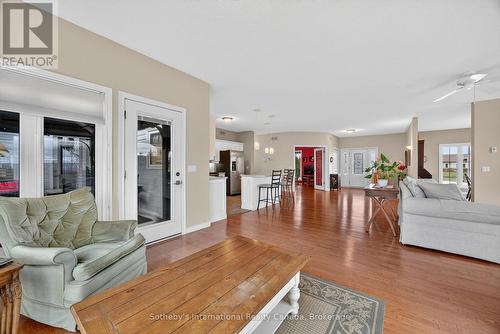 108 Ridgecrest Lane, Meaford, ON - Indoor Photo Showing Living Room