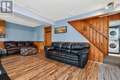1950 Champlain Road, Tiny, ON - Indoor Photo Showing Living Room