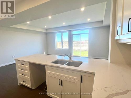 264 Tanglewood Drive, Hamilton, ON - Indoor Photo Showing Kitchen With Double Sink