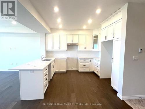 264 Tanglewood Drive, Hamilton, ON - Indoor Photo Showing Kitchen