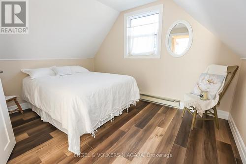 41 Andrew Crescent, Goderich (Goderich (Town)), ON - Indoor Photo Showing Bedroom