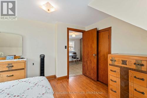 506 Harriet Street, Welland (Lincoln/Crowland), ON - Indoor Photo Showing Bedroom