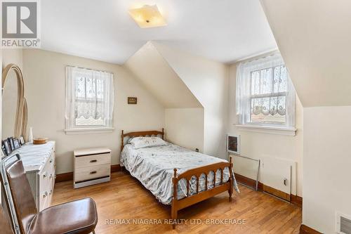 506 Harriet Street, Welland (Lincoln/Crowland), ON - Indoor Photo Showing Bedroom