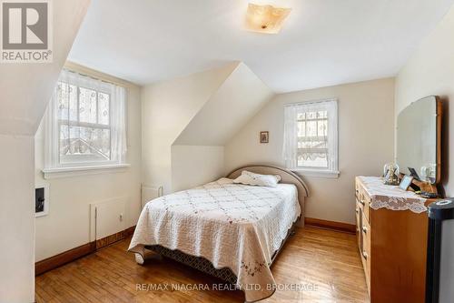 506 Harriet Street, Welland (Lincoln/Crowland), ON - Indoor Photo Showing Bedroom