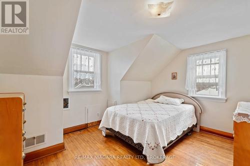 506 Harriet Street, Welland (Lincoln/Crowland), ON - Indoor Photo Showing Bedroom