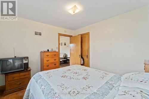 506 Harriet Street, Welland (Lincoln/Crowland), ON - Indoor Photo Showing Bedroom