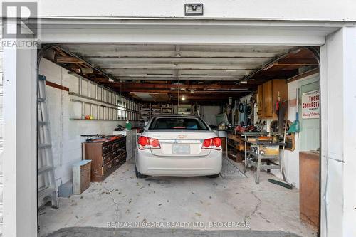 506 Harriet Street, Welland (Lincoln/Crowland), ON - Indoor Photo Showing Garage