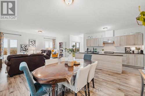 126 Maple Street, Mapleton, ON - Indoor Photo Showing Dining Room