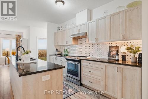 126 Maple Street, Mapleton, ON - Indoor Photo Showing Kitchen With Upgraded Kitchen