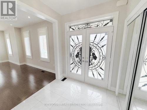 Foyer - 33 Brookwater Crescent, Caledon, ON - Indoor Photo Showing Other Room