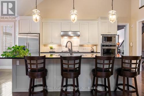 762 Hidden Grove Lane, Mississauga, ON - Indoor Photo Showing Kitchen With Double Sink With Upgraded Kitchen
