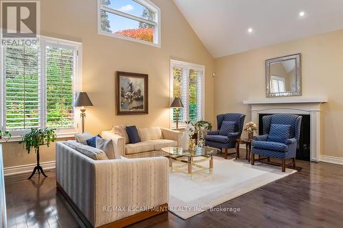 762 Hidden Grove Lane, Mississauga, ON - Indoor Photo Showing Living Room With Fireplace