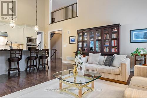762 Hidden Grove Lane, Mississauga, ON - Indoor Photo Showing Living Room